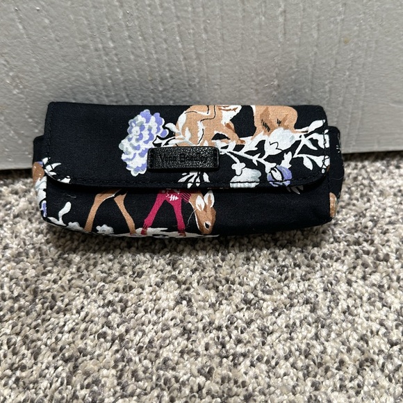 Vera Bradley Cosmetic Bags- Perrotti's Country Barn - Picture 9 of 10